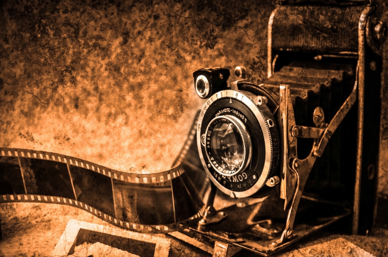 photographe-ST DALMAS LE SELVAGE-min_light-wood-night-camera-photography-vintage-1245236-pxhere.com